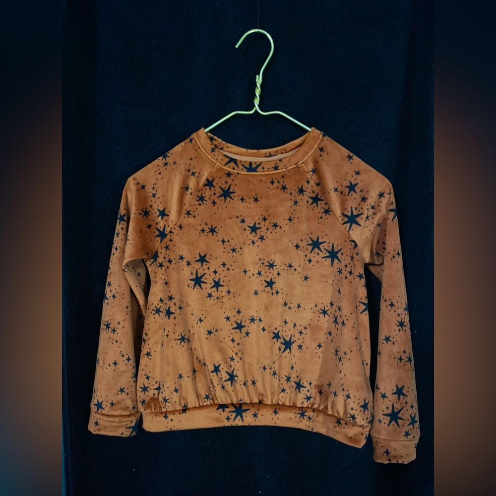 Cat & Jack girls size 7/8 Orange velvet with black stars